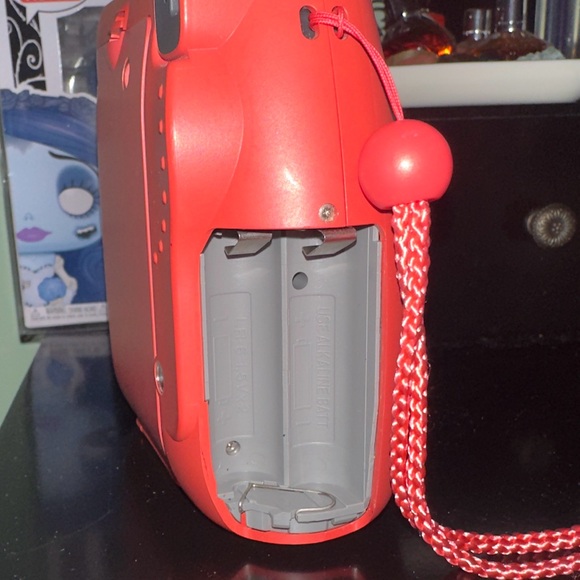 Instax Mini 8 Instant Camera - Raspberry - Picture 4 of 7